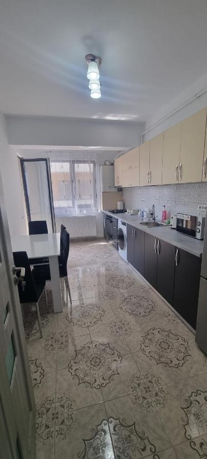 Apartament Mihaela Râmnicu Vâlcea Екстериор снимка