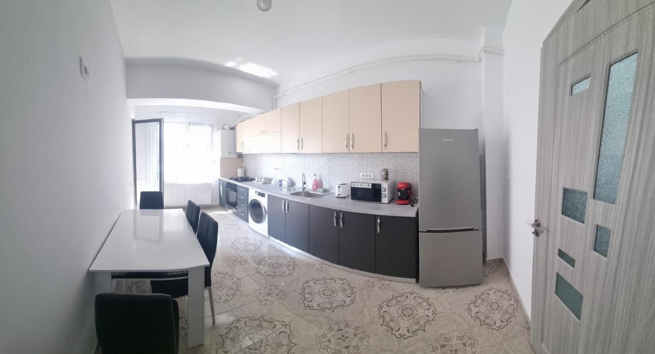 Apartament Mihaela Râmnicu Vâlcea Екстериор снимка