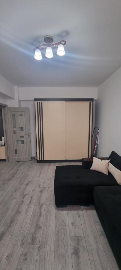 Apartament Mihaela Râmnicu Vâlcea Екстериор снимка